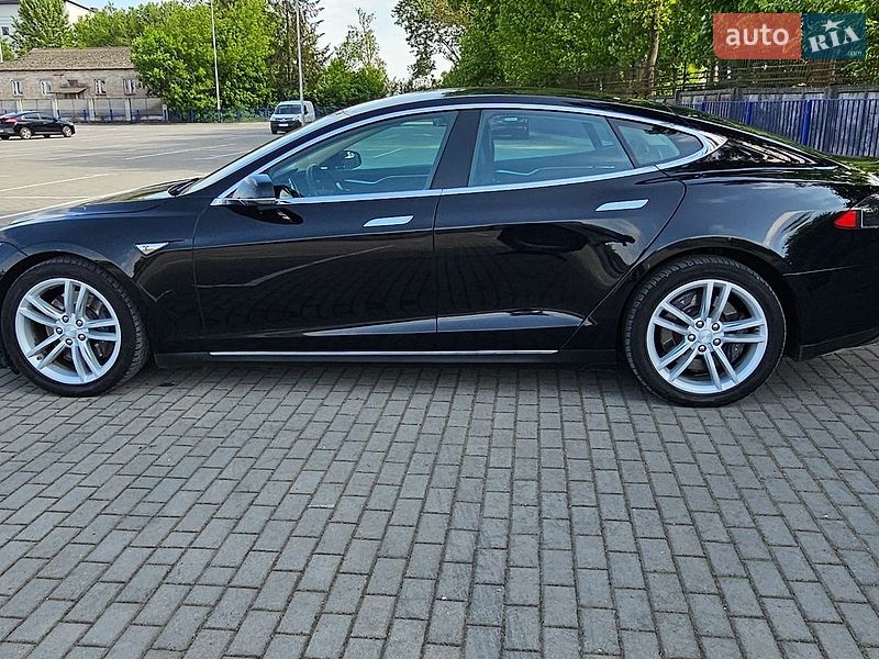 Лифтбек Tesla Model S 2013 в Тернополе