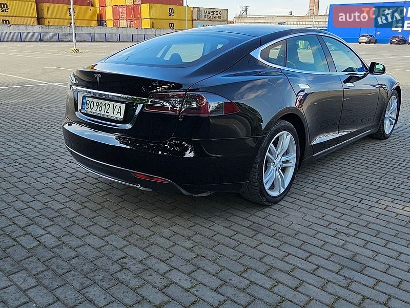 Лифтбек Tesla Model S 2013 в Тернополе