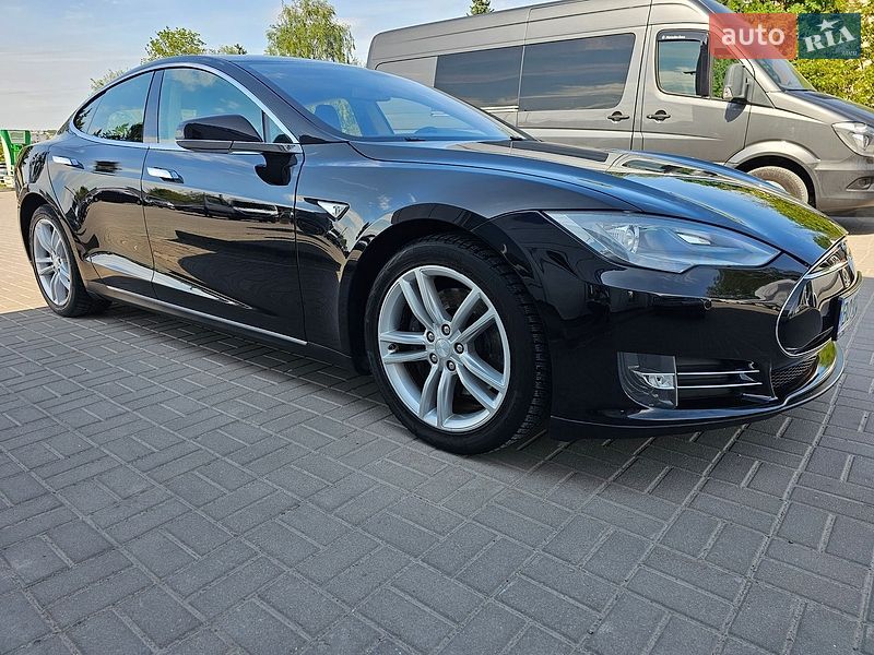 Лифтбек Tesla Model S 2013 в Тернополе