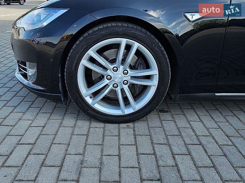 Лифтбек Tesla Model S 2013 в Тернополе