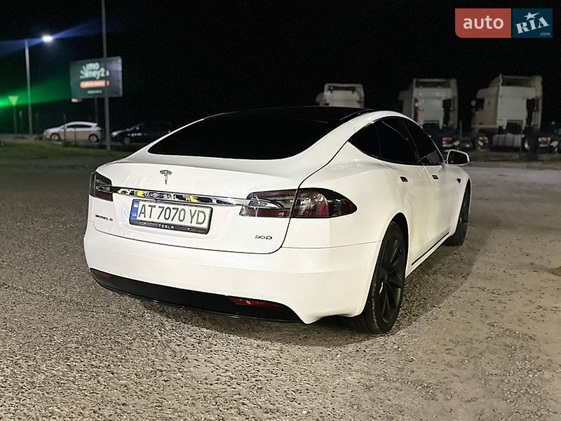 Ліфтбек Tesla Model S 2016 в Тячеві