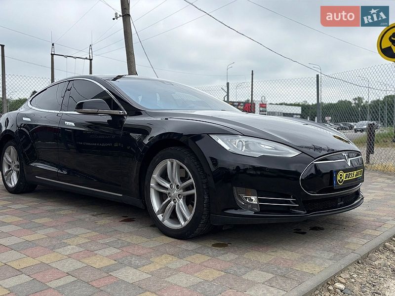 Ліфтбек Tesla Model S 2015 в Стрию фото Ліфтбек Tesla Model S 2015 в Стрию