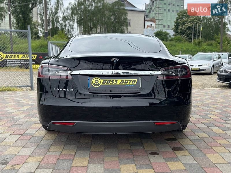 Ліфтбек Tesla Model S 2015 в Стрию фото 6 Ліфтбек Tesla Model S 2015 в Стрию