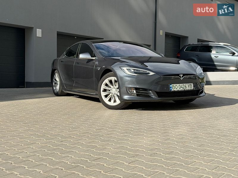 Лифтбек Tesla Model S 2019 в Тернополе