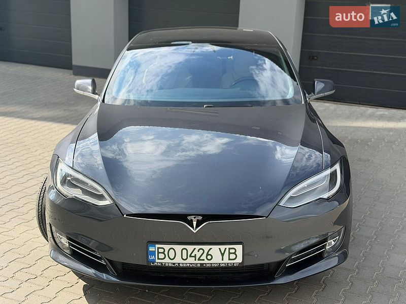Лифтбек Tesla Model S 2019 в Тернополе