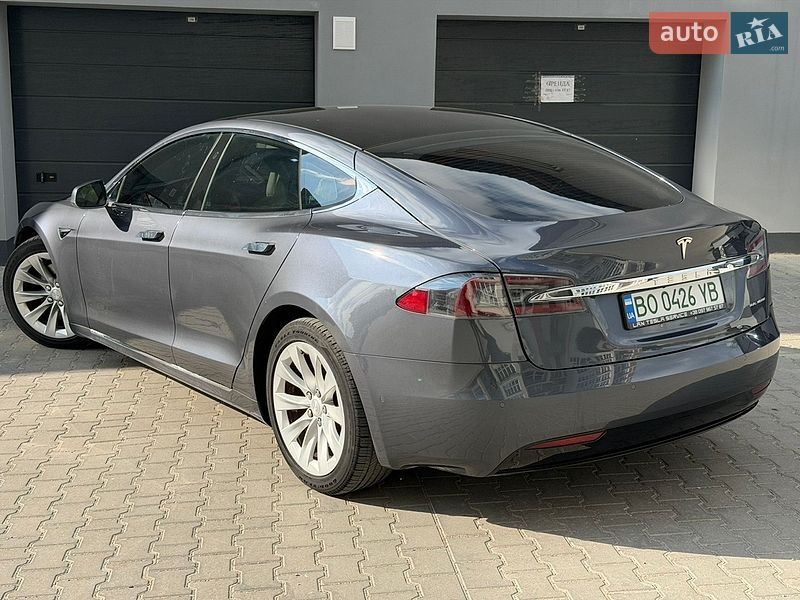 Лифтбек Tesla Model S 2019 в Тернополе