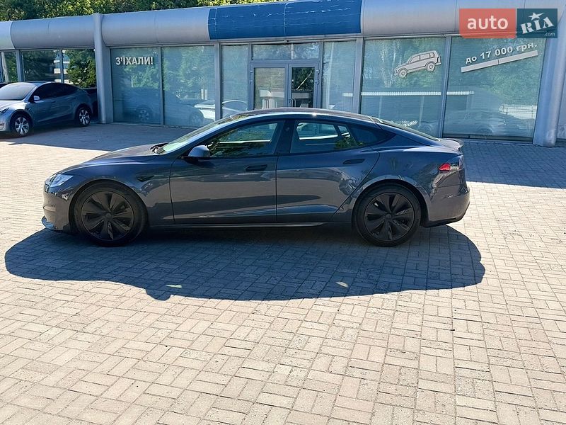 Ліфтбек Tesla Model S 2021 в Дніпрі