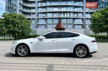Ліфтбек Tesla Model S 2015 в Києві