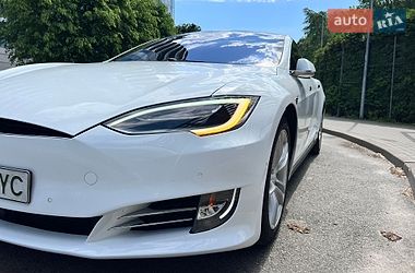 Ліфтбек Tesla Model S 2015 в Києві