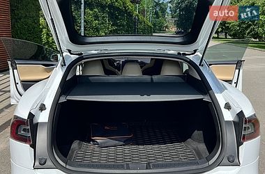 Ліфтбек Tesla Model S 2015 в Києві