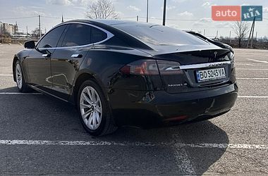 Лифтбек Tesla Model S 2017 в Черновцах