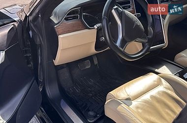 Лифтбек Tesla Model S 2017 в Черновцах