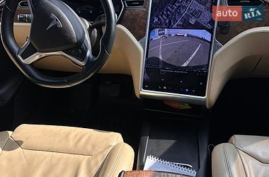 Лифтбек Tesla Model S 2017 в Черновцах