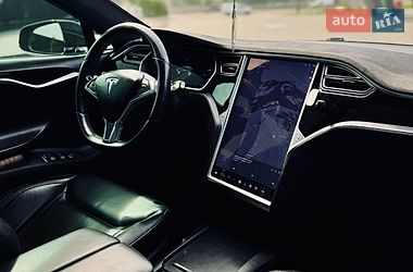 Ліфтбек Tesla Model S 2016 в Дніпрі