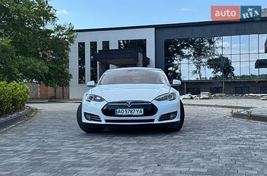 Ліфтбек Tesla Model S 2015 в Мукачевому