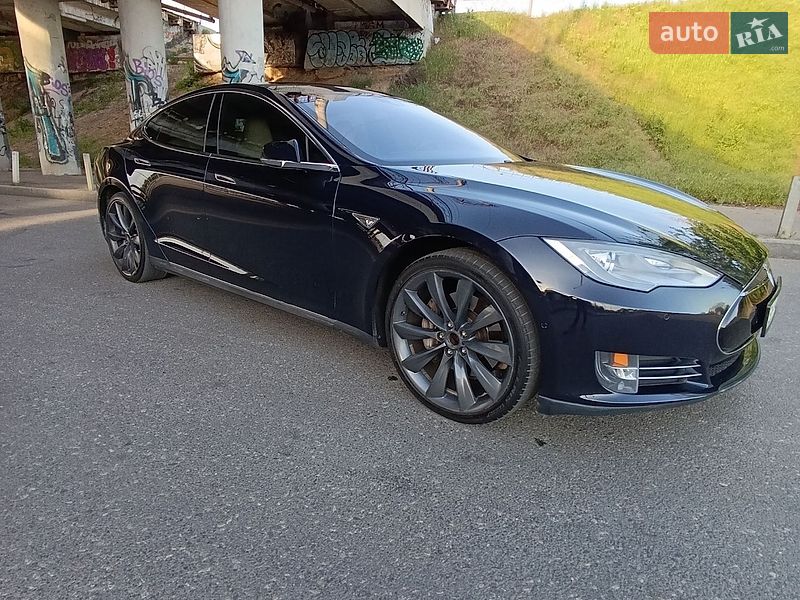 Лифтбек Tesla Model S 2014 в Одессе