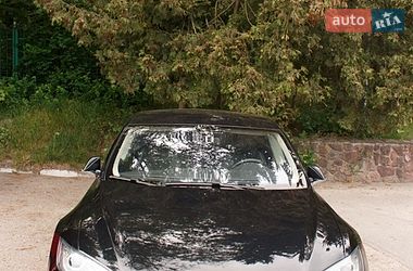 Ліфтбек Tesla Model S 2015 в Львові