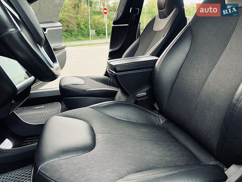 Лифтбек Tesla Model S 2015 в Тернополе фото 10 Лифтбек Tesla Model S 2015 в Тернополе