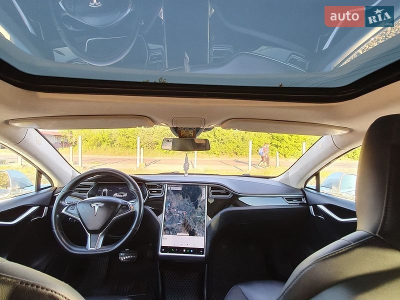 Лифтбек Tesla Model S 2015 в Трускавце
