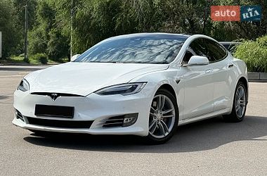 Ліфтбек Tesla Model S 2014 в Дніпрі