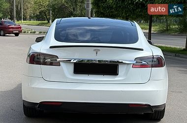 Ліфтбек Tesla Model S 2014 в Дніпрі