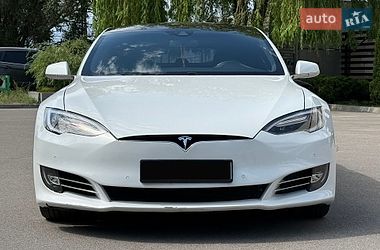 Ліфтбек Tesla Model S 2014 в Дніпрі