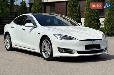 Ліфтбек Tesla Model S 2014 в Дніпрі