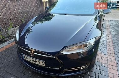 Ліфтбек Tesla Model S 2015 в Києві