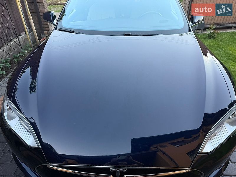 Ліфтбек Tesla Model S 2015 в Києві