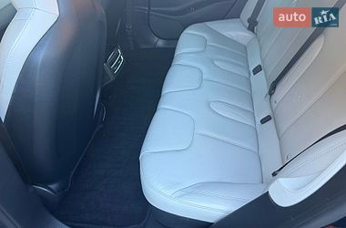 Ліфтбек Tesla Model S 2015 в Києві