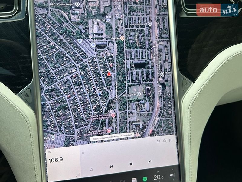 Лифтбек Tesla Model S 2017 в Кривом Роге