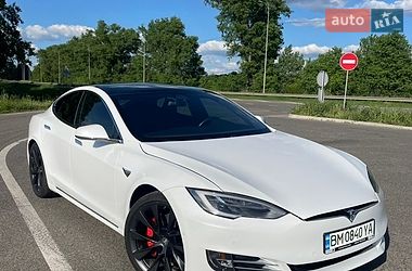 Ліфтбек Tesla Model S 2020 в Ромнах