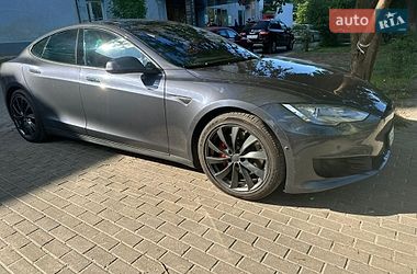 Ліфтбек Tesla Model S 2014 в Києві