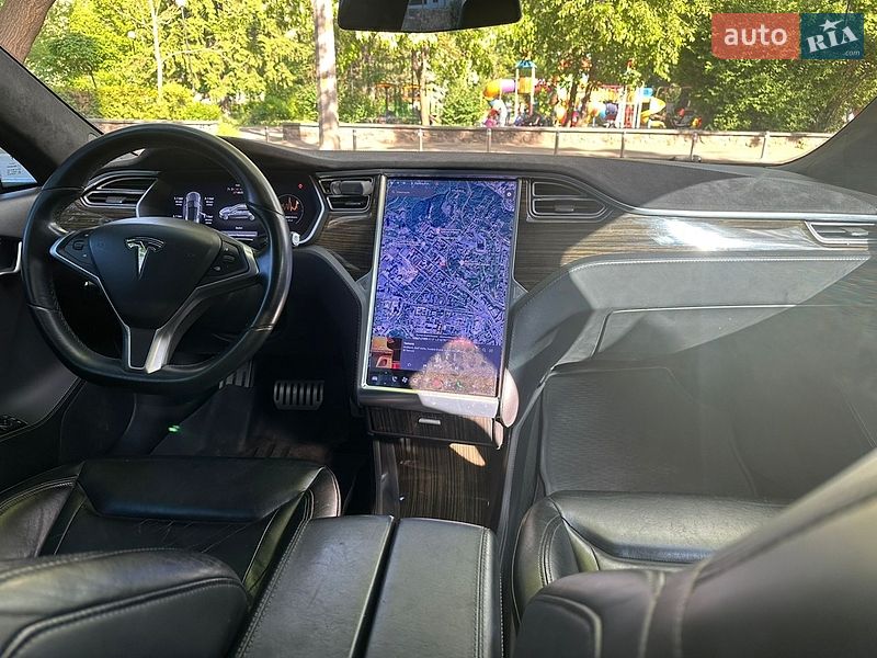 Ліфтбек Tesla Model S 2014 в Києві