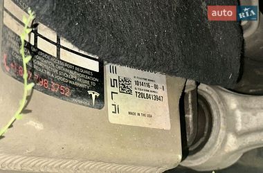 Ліфтбек Tesla Model S 2014 в Києві