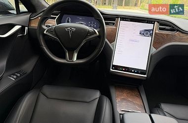 Лифтбек Tesla Model S 2017 в Луцке