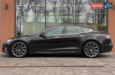 Ліфтбек Tesla Model S 2019 в Києві