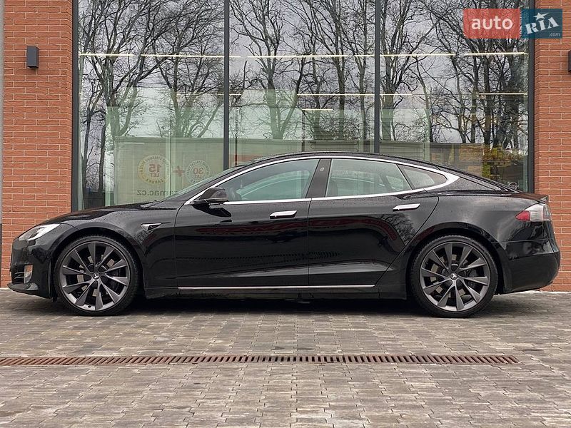 Ліфтбек Tesla Model S 2019 в Києві