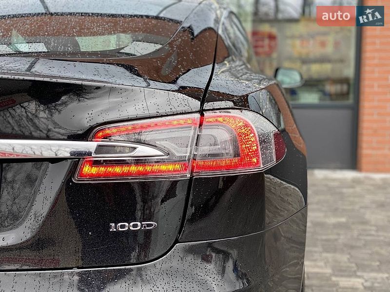 Ліфтбек Tesla Model S 2019 в Києві