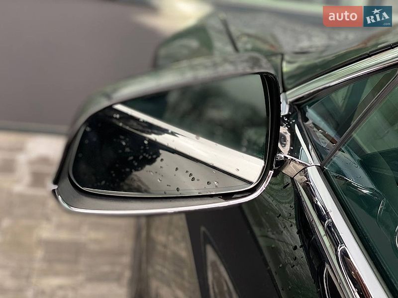 Ліфтбек Tesla Model S 2019 в Києві