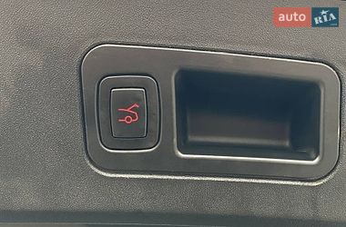 Ліфтбек Tesla Model S 2019 в Києві