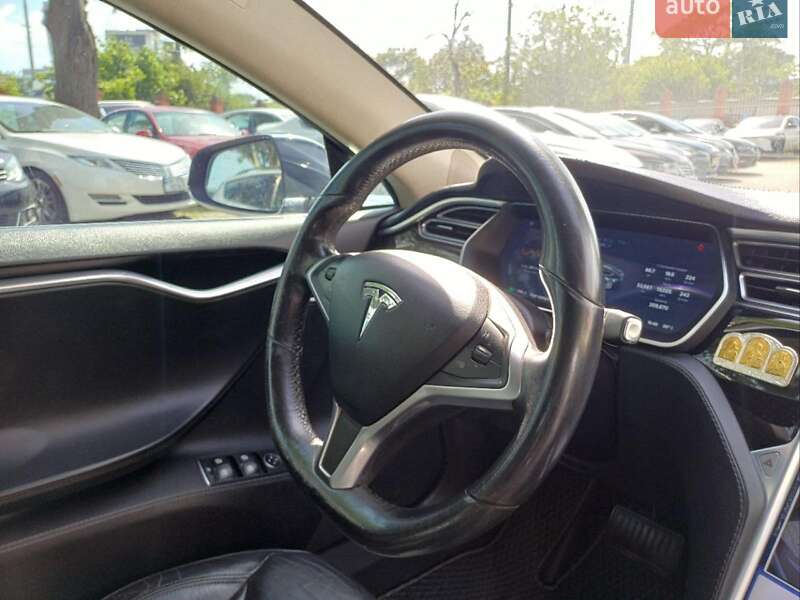 Лифтбек Tesla Model S 2015 в Одессе