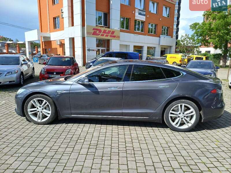 Лифтбек Tesla Model S 2015 в Одессе