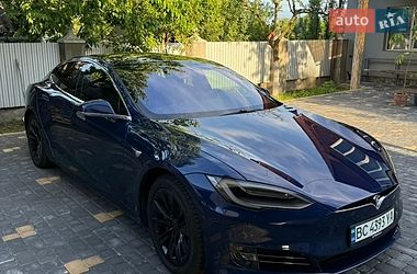 Ліфтбек Tesla Model S 2017 в Коломиї