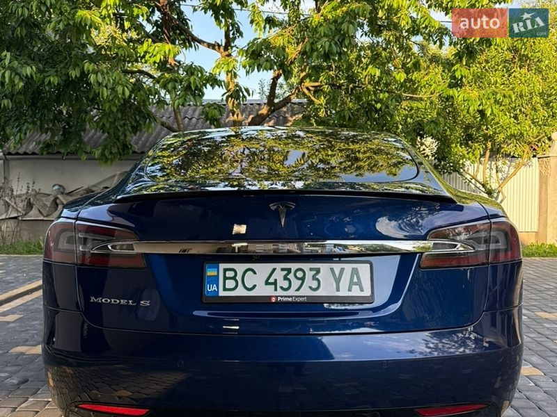 Ліфтбек Tesla Model S 2017 в Коломиї