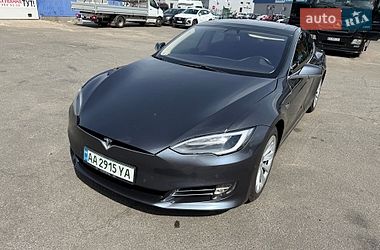 Лифтбек Tesla Model S 2016 в Киеве
