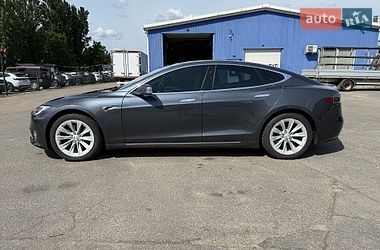 Лифтбек Tesla Model S 2016 в Киеве