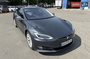 Лифтбек Tesla Model S 2016 в Киеве