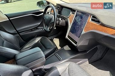 Лифтбек Tesla Model S 2016 в Киеве