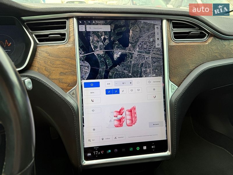 Лифтбек Tesla Model S 2016 в Киеве
